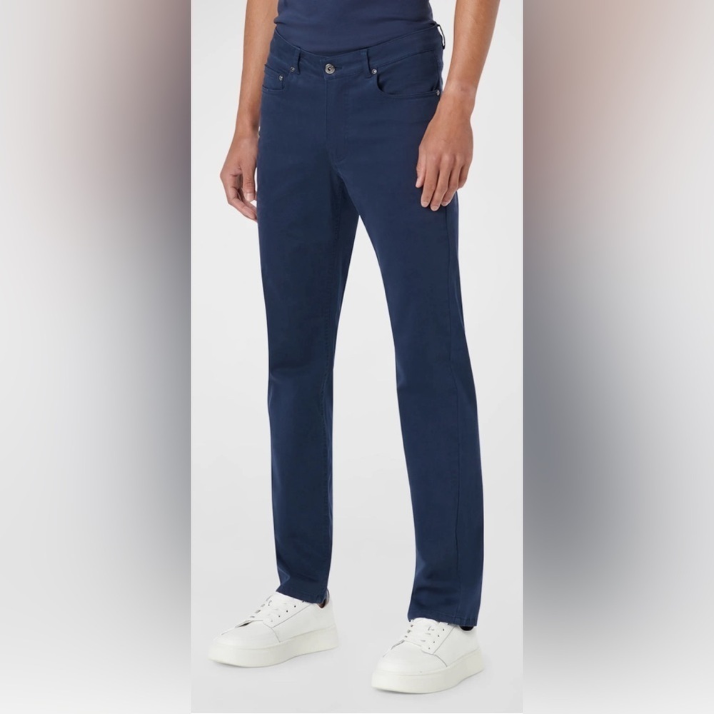 NWT- Bugatchi Men’s 5 pocket Slim Straight Leg Jeans SIZE: W 40” X L 32”